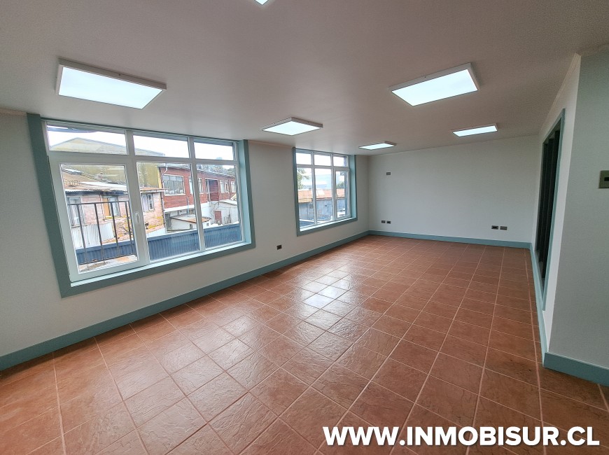 Arriendo en Puerto Montt | Edificio remodelado frente al Puerto