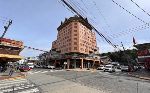 Arriendo en Puerto Montt | Oficina grande en arriendo Edificio Torre del Puerto piso 12 y 13 en 251 | Oficina grande en arriendo Edificio Torre del Puerto piso 12 y 13