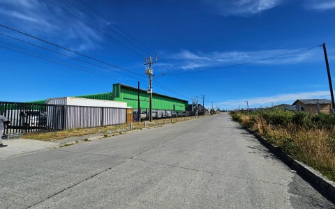 Venta en Puerto Montt | Venta de Galpón con oficinas en Husamontt en 251 | Venta de Galpón con oficinas en Husamontt
